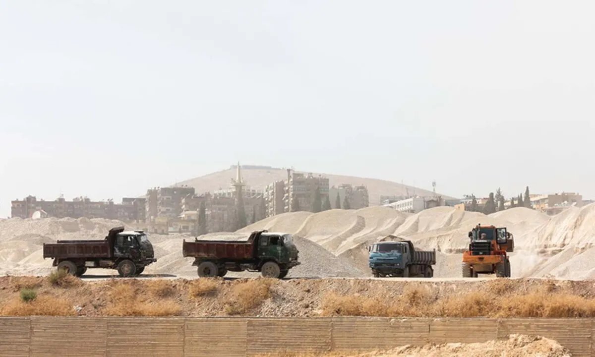 مرسوم تاريخي في سوريا: إلغاء الحجز الاحتياطي عن ممتلكات آلاف السوريين المتضررين بين 2012 و 2024