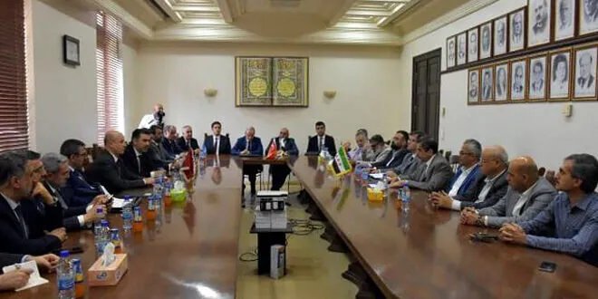 جامعة دمشق وجامعات تركية تبحثان آفاق التعاون العلمي والثقافي: تبادل طلابي ومشاريع مشتركة في الذكاء الاصطناعي
