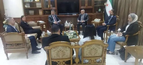 وزير الزراعة يبحث مع الصليب الأحمر آليات دعم المزارعين السوريين وتوسيع المشاريع الزراعية