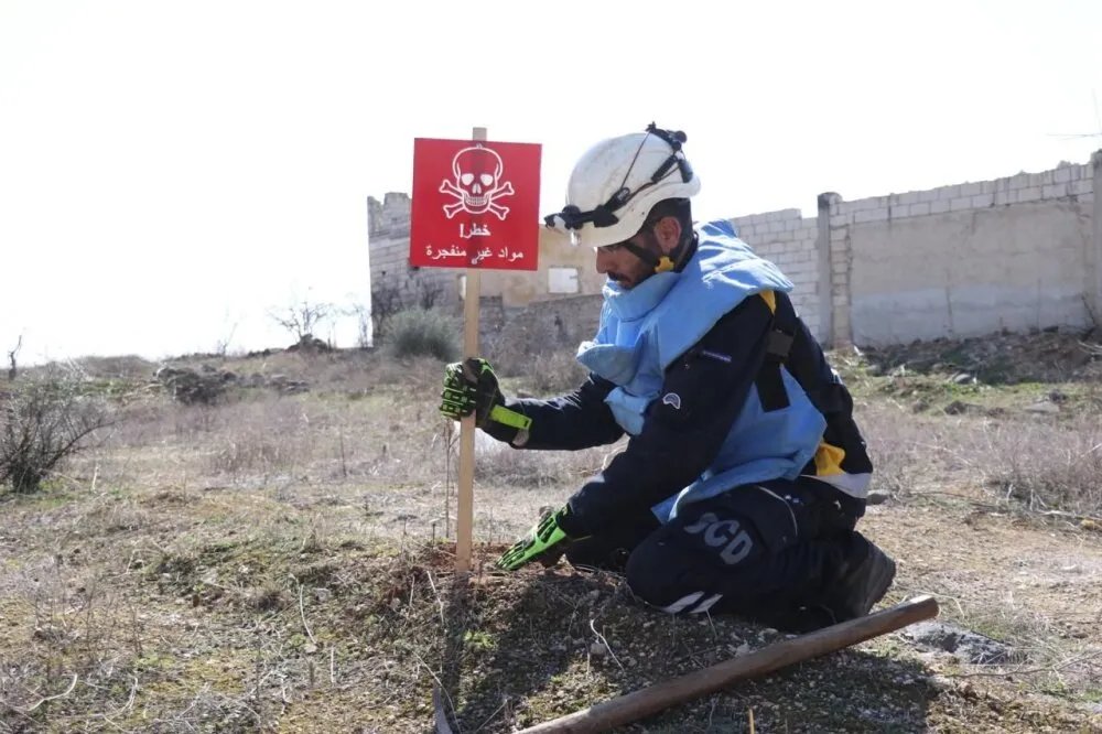 مأساة في درعا: طفل يلقى حتفه بانفجار مخلفات الحرب و إصابة آخر