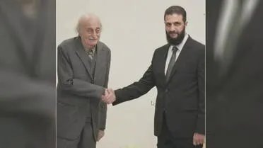 بعد سنوات من القطيعة: وليد جنبلاط يلتقي مسؤولاً سورياً بارزاً في دمشق لبحث مستقبل العلاقات