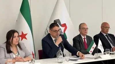 هزة في هيئة التفاوض السورية: استقالات مفاجئة وتساؤلات حول مستقبل المعارضة