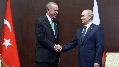 أردوغان وبوتين يبحثان تصاعد التوتر في سوريا: تركيا تدعو إلى حل سياسي وتؤكد على مكافحة الإرهاب