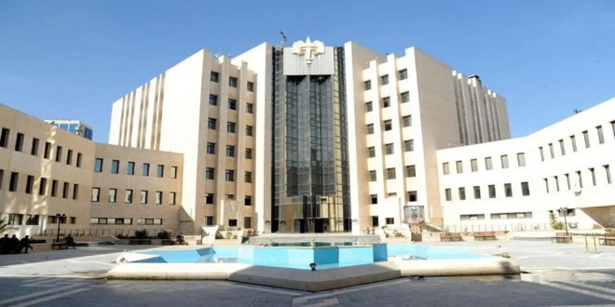 قطنا تئن تحت وطأة الضغط القضائي: محامون يطالبون بزيادة عدد المحاكم وتعيين قاضٍ شرعي