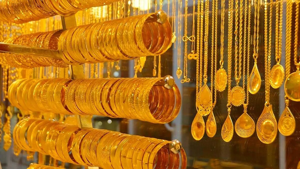 تراجع الذهب واستقرار الليرة السورية: نظرة على أسعار الصرف والوقود