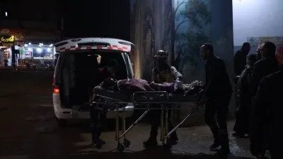 تصعيد خطير في إدلب: قتلى وجرحى مدنيين جراء قصف النظام السوري