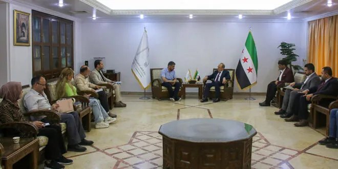 وزير التعليم العالي يبحث تطوير المعاهد الصحية ومدارس التمريض وتوحيد المناهج