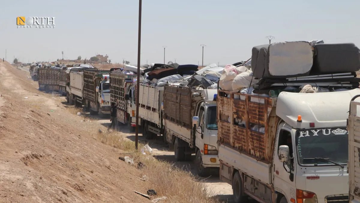 عودة إلى الديار: دفعة جديدة من نازحي دير الزور تغادر مخيم العريشة