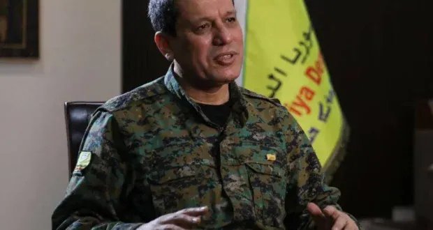 مظلوم عبدي: آلاف المقاتلين الأجانب في سوريا يمثلون تحديًا أمنيًا ونسعى لحل دائم مع دمشق