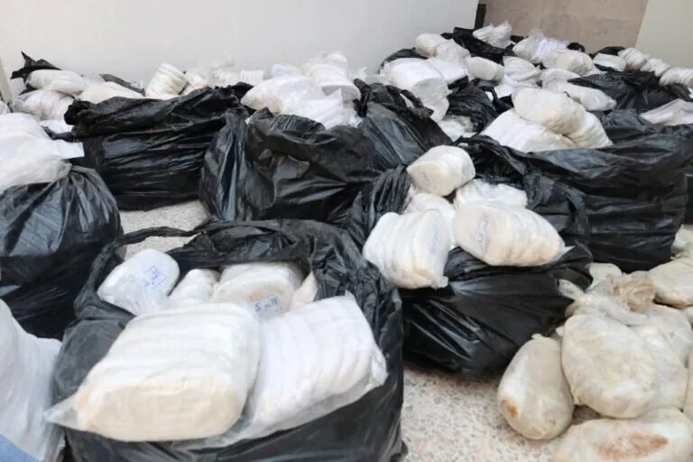 حلب: القبض على لبنانيين بحوزتهما كمية ضخمة من المخدرات