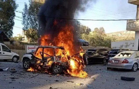 غارة إسرائيلية تستهدف سيارة بصاروخين في النبطية جنوب لبنان واشتعال النيران