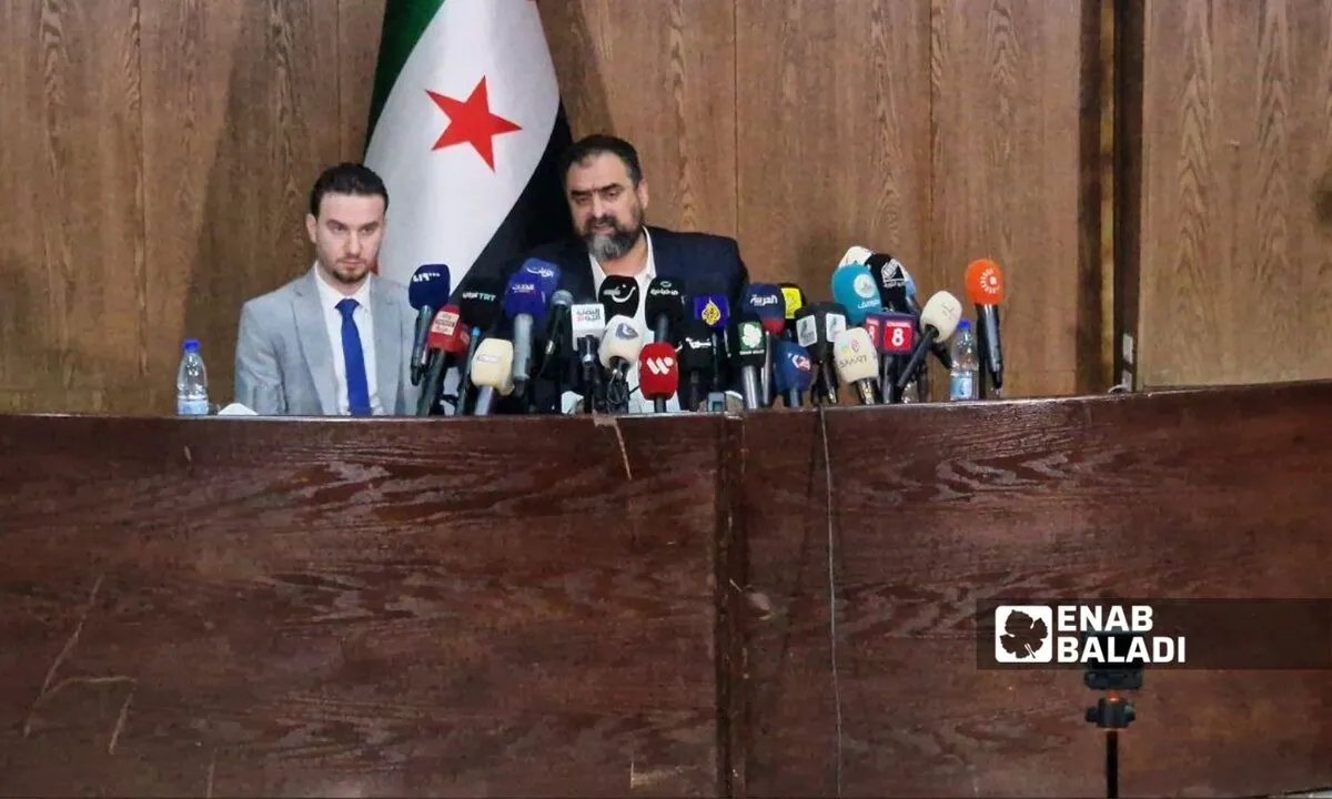 وزارة الداخلية تكشف: ضباط في النظام السابق ساعدوا في "ردع العدوان" وتسهيل استعادة السيطرة