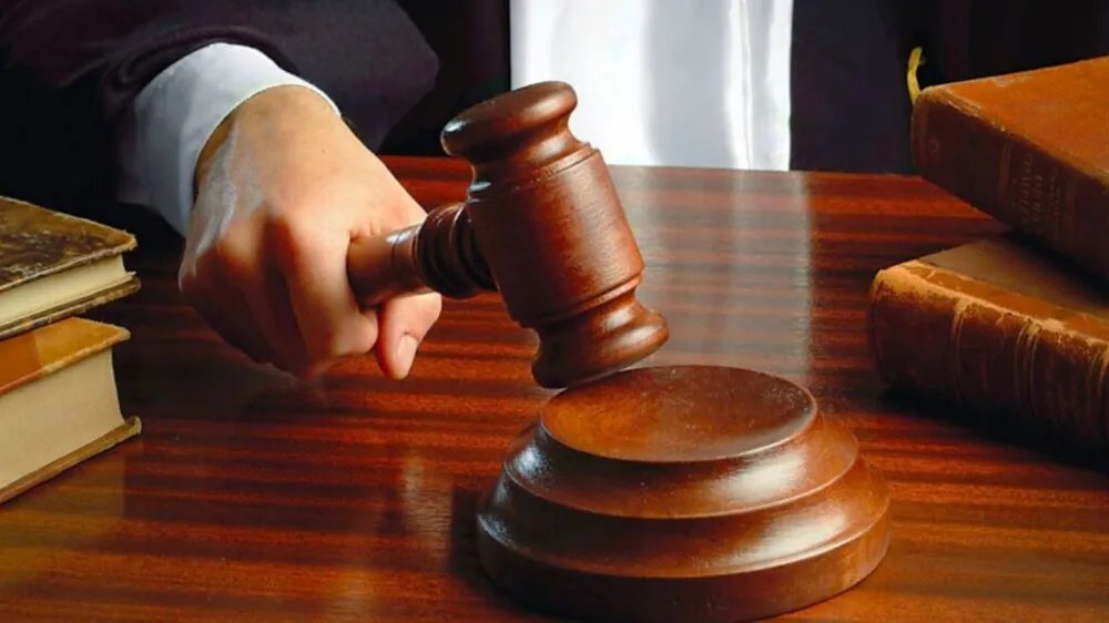 نقل قضية من دمشق إلى إدلب يثير جدلاً: محامٍ يكشف عن مخالفات قانونية