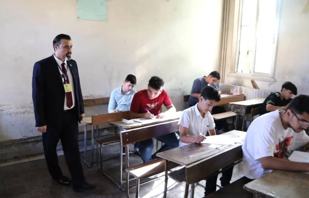 وزير التربية يشدد على توفير بيئة امتحانية مريحة لأكثر من 380 ألف طالب وطالبة