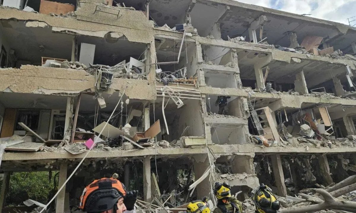 تصاعد التوتر في الشرق الأوسط: ضربات أمريكية على إيران تثير قلقًا إقليميًا ودوليًا