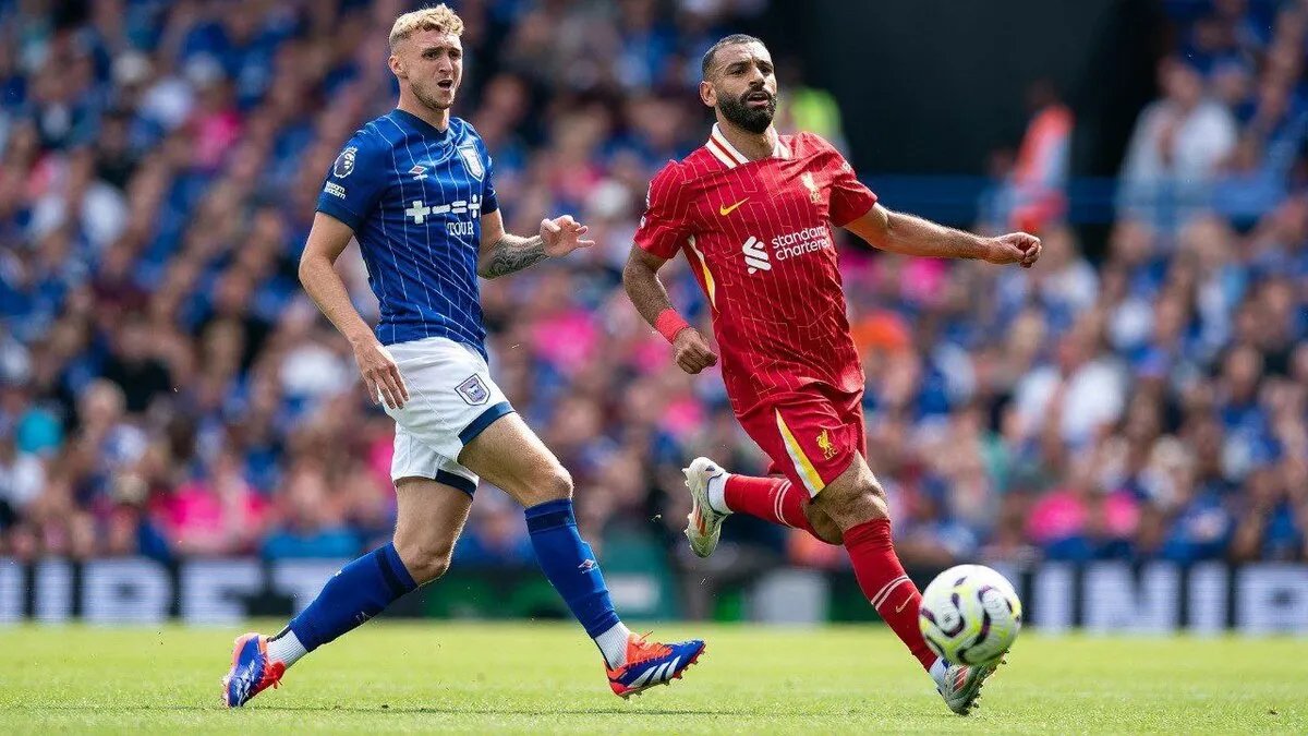 محمد صلاح يقترب من تحطيم رقم آلان شيرر التاريخي في الدوري الإنجليزي