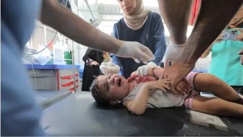 غزة تحت القصف: عشرات الشهداء والجرحى في هجمات إسرائيلية وفرصة لوقف الحرب تلوح في الأفق