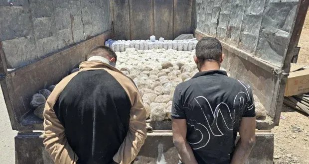 السلطات السورية تحبط محاولة تهريب كمية ضخمة من الكبتاغون والحشيش قادمة من لبنان