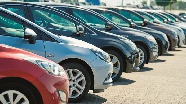 إقبال سوري يرفع أسعار السيارات المستعملة في الإمارات إلى مستويات قياسية