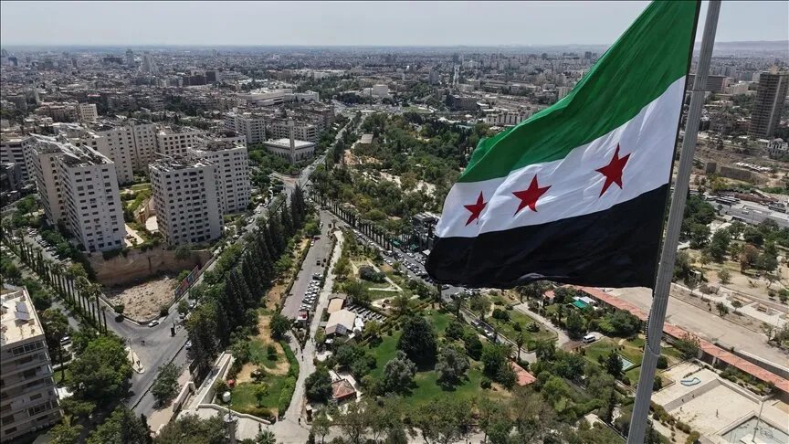خبير اقتصادي: رفع العقوبات الأمريكية عن سوريا يفتح الباب للفرص لكنه لا ينهي المعاناة