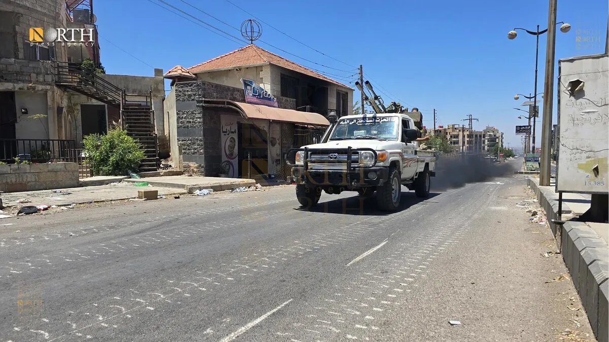 انتشار عناصر من الجيش السوري والأمن الداخلي في مدينة السويداء: تفاصيل الوضع