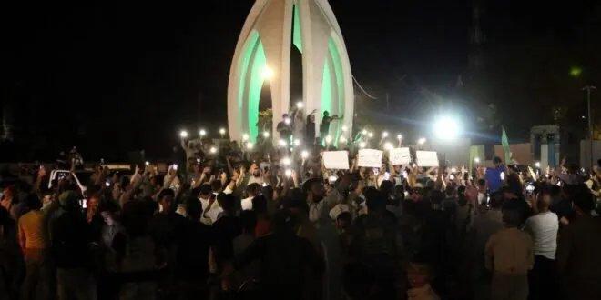 أهالي رأس العين ينتفضون تنديداً بالعدوان الإسرائيلي ودعماً لسوريا