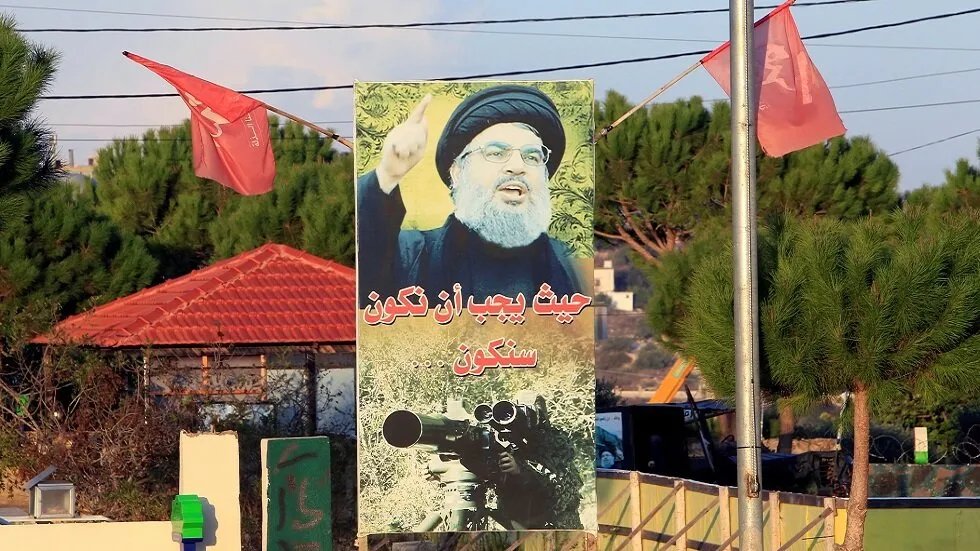 تصعيد جنوب لبنان: حزب الله يتبنى القصف وإسرائيل تلجأ إلى مجلس الأمن - ما الرسائل الخفية؟