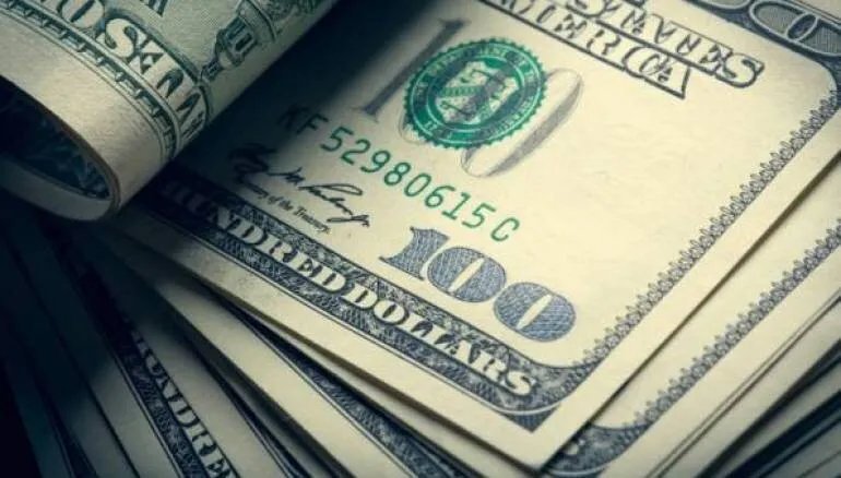 استقرار نسبي: أسعار صرف الليرة السورية مقابل العملات الرئيسية في ختام تعاملات الخميس
