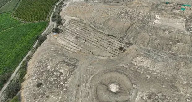 اكتشاف مذهل في البيرو: لوحة جدارية عمرها 3000 عام تكشف تفاصيل فريدة عن حضارة ما قبل الإسبان