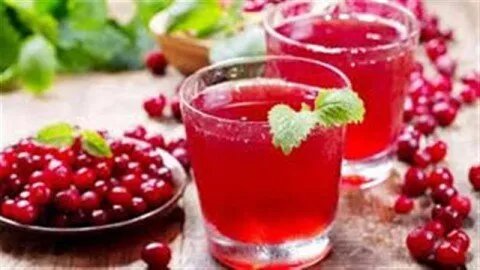 عصير التوت البري: قوة طبيعية لمكافحة التهابات المسالك البولية وفوائد صحية متعددة