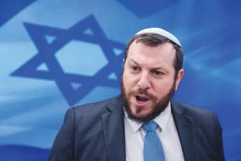 وزير إسرائيلي يتباهى بمساعي حكومة نتنياهو "لمحو غزة" ويصف معارضيه بـ"المرضى"