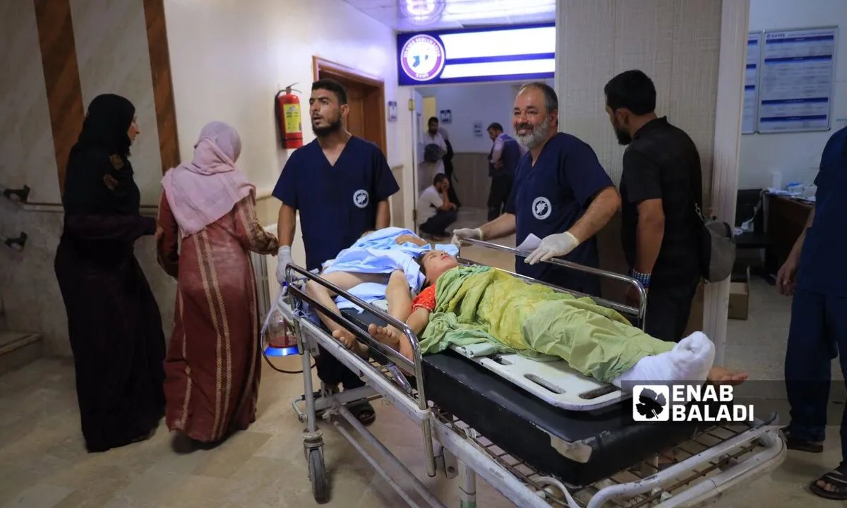 وزارة الطوارئ السورية تسعى لإبعاد المدنيين عن مستودعات الأسلحة بعد انفجار إدلب