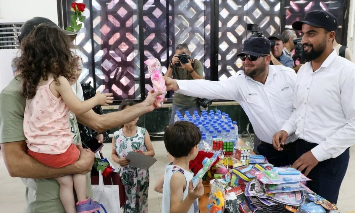 لبنان يطلق خطة "العودة الطوعية" للاجئين السوريين: تفاصيل وتحديات