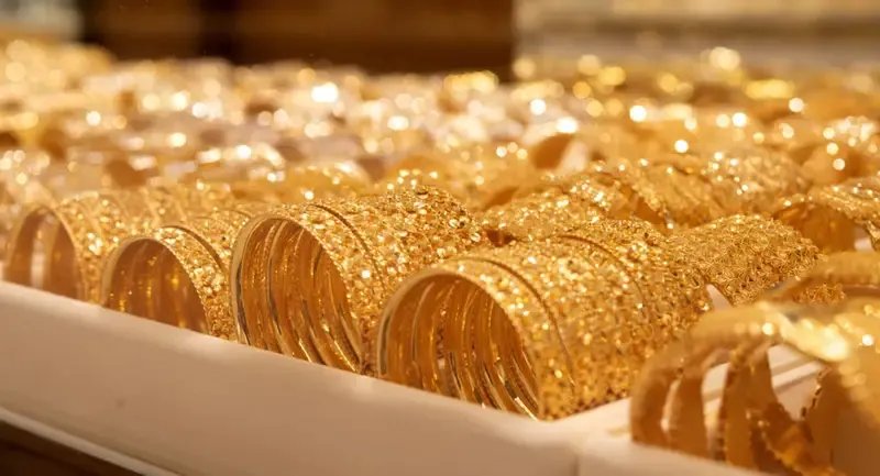 الليرة السورية تحافظ على استقرارها أمام الدولار والعملات الأجنبية مع ارتفاع ملحوظ في أسعار الذهب