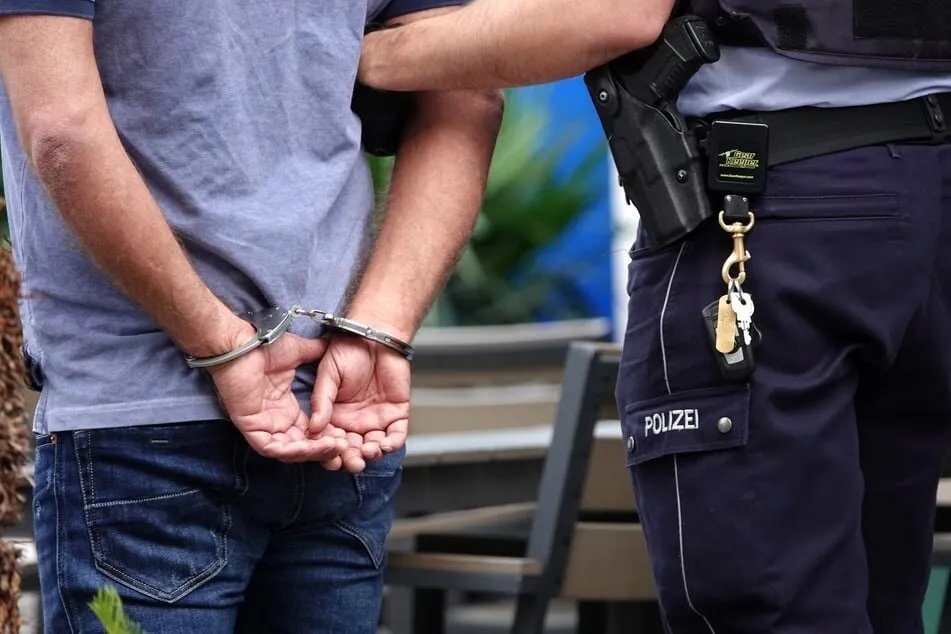 ألمانيا: محاكمة مروعة لوالدين بتهمة الاعتداء الجنسي على أطفالهما وتصويرهم لإنتاج مواد إباحية