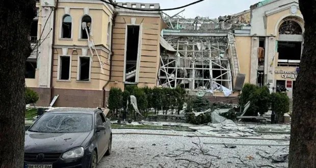 مجزرة في سومي الأوكرانية: ضربة روسية دامية تخلف 31 قتيلاً في عيد الشعانين