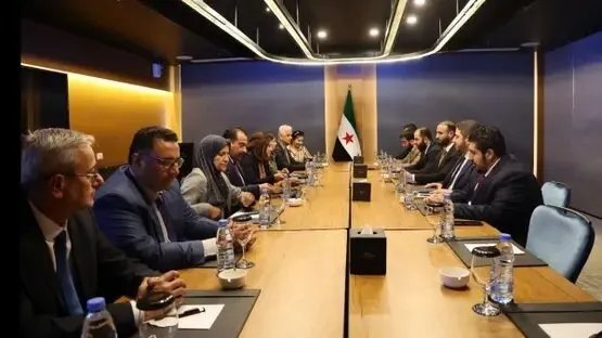 فرنسا تدعم الحوار بين الحكومة السورية وقسد وتعتبر الدمج خطوة حاسمة للاستقرار