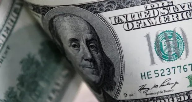 تزايد التوقعات بخفض الفائدة الأمريكية يضعف الدولار ويهبط به إلى أدنى مستوى له منذ أسابيع