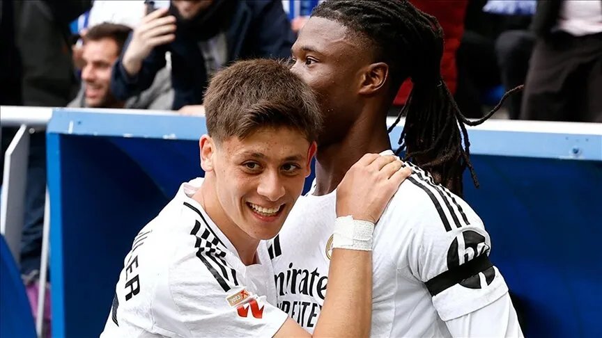 بهدف كامافينغا وطرد مبابي.. ريال مدريد يقلص الفارق مع برشلونة في الليغا
