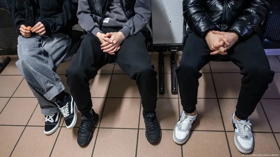 معاناة سيدة سورية في ألمانيا: بيروقراطية تعرقل مسيرتها المهنية وتُهدد استقرارها