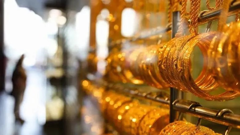 الليرة السورية تستعيد عافيتها نسبياً أمام الدولار والعملات الأجنبية مع انخفاض طفيف في أسعار الذهب