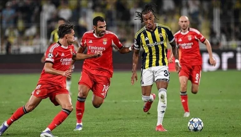 دوري الأبطال: التعادل السلبي يسيطر على مباراة فنربهتشة وبنفيكا وسط دعم تركي لفلسطين