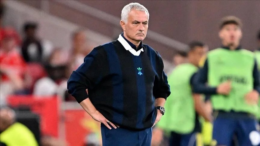 فنربهتشة ينهي علاقته بالمدرب جوزيه مورينيو بعد الإخفاق في دوري الأبطال