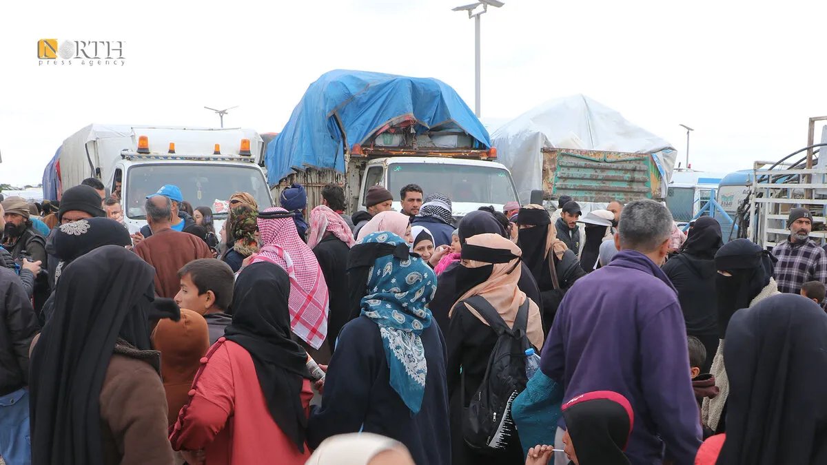 نزوح مستمر: عائلات من مخيم العريشة بالحسكة تتجه نحو دير الزور