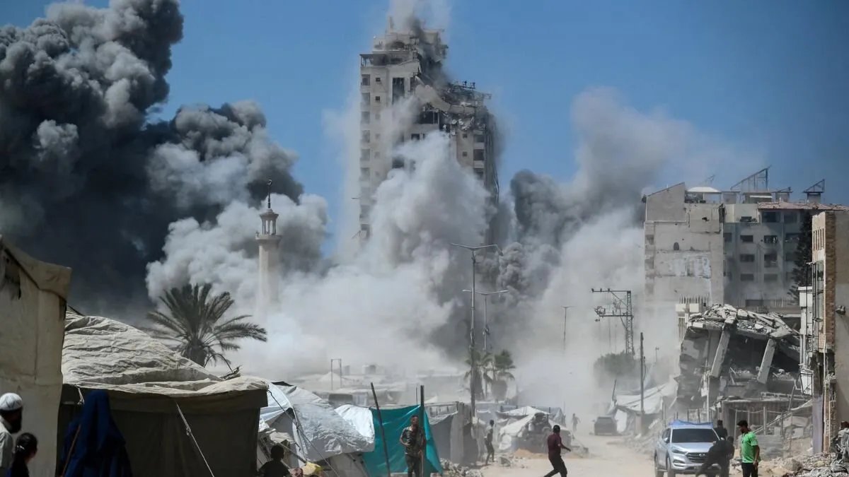مصر تحذر من تهجير الفلسطينيين وإسرائيل تستهدف أبراج غزة بزعم استخدام حماس لها