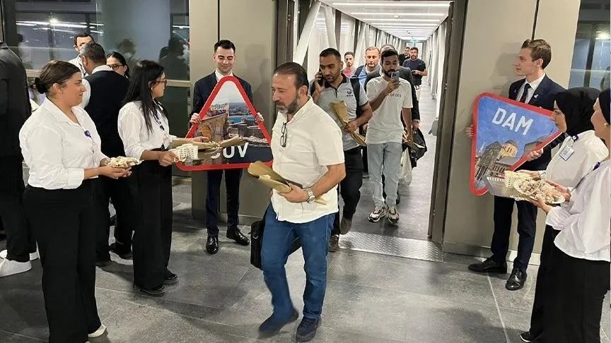 تدشين خط جوي مباشر يربط بين مرسين التركية ودمشق