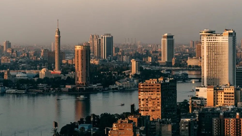 مصر تمنح الجنسية لـ 25 سورياً وتؤكد دورهم في دعم الاقتصاد