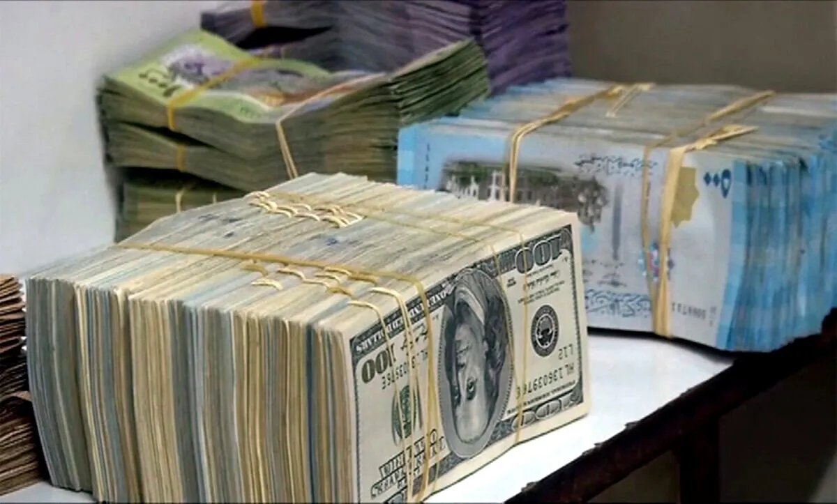 ارتفاع جنوني في أسعار الذهب في سوريا مع انخفاض طفيف في قيمة الليرة