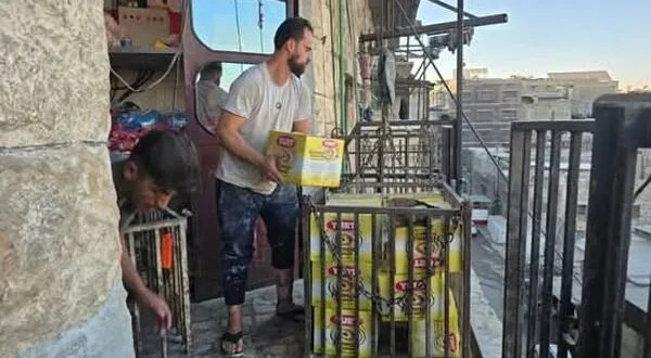 حلب: ضبط كميات كبيرة من معلبات الحمص منتهية الصلاحية في حملة رقابية