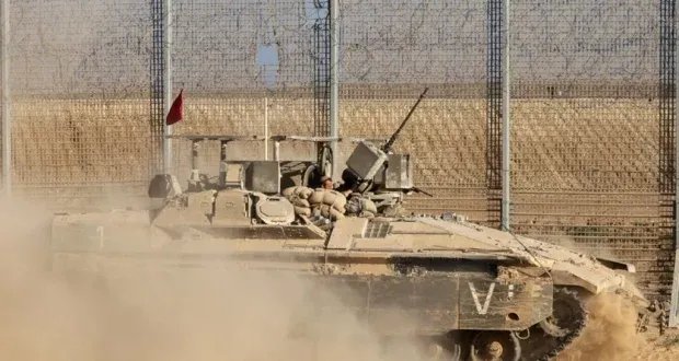 غزة: الجيش الإسرائيلي يفجر مباني سكنية بمجنزرات مفخخة في تل الهوا